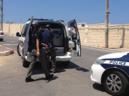 بالصور: الشرطة تغلق مقطعاً من شارع كيدم في يافا لمعالجة جسم مشبوه 